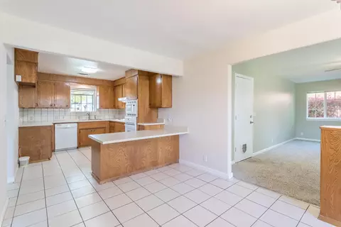 1318 Lorraine Dr, Redding, CA 96002 photo 5
