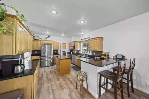 20066 Columbia Park Dr, Redding, CA 96003 photo 4
