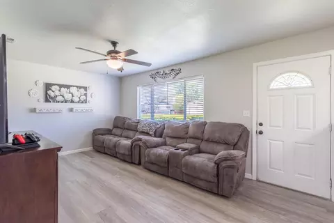 2185 Solar Way, Redding, CA 96002 photo 4
