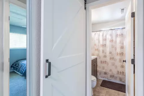 2185 Solar Way, Redding, CA 96002 photo 10