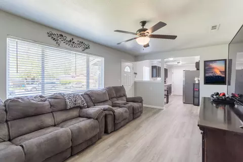 2185 Solar Way, Redding, CA 96002 photo 3