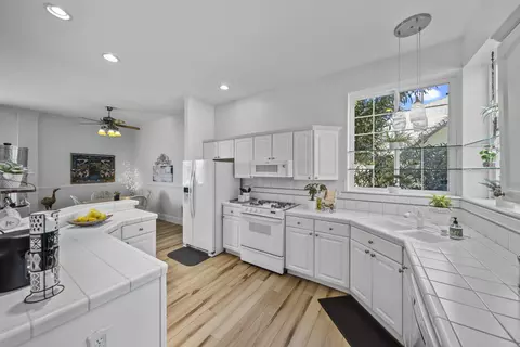 1400 Woodbridge Ct, Redding, CA 96002 photo 3