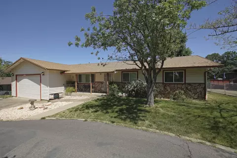 30 La Colina Ter, Anderson, CA 96007