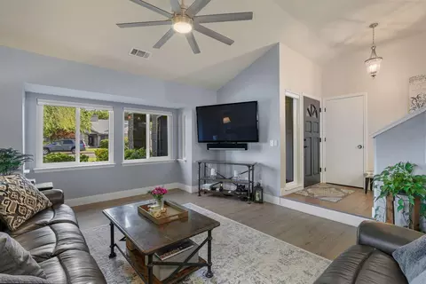 6055 Gleneagles Ct, Redding, CA 96003 photo 5