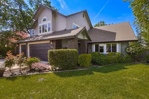 6055 Gleneagles Ct, Redding, CA 96003 photo 1