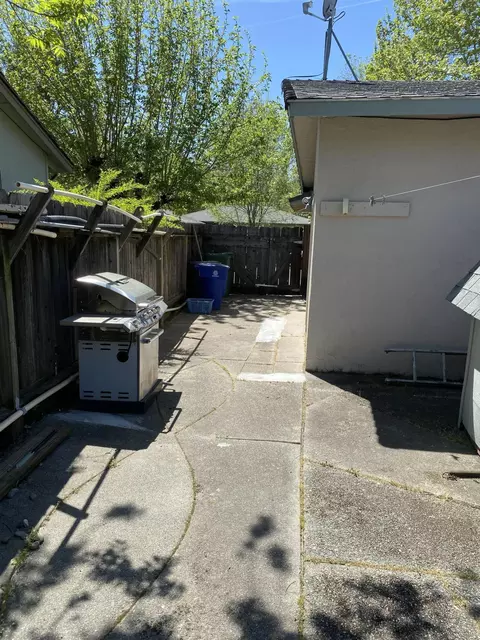 6515 Paso, Redding, CA 96001 photo 46