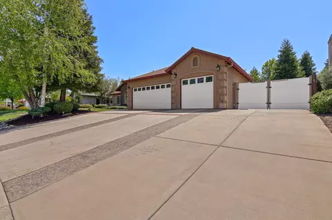 2045 Princeton Way, Redding, CA 96003 photo 3