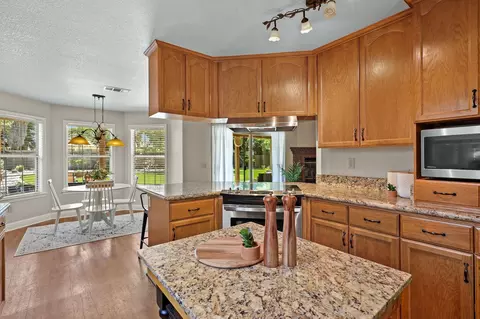 2045 Princeton Way, Redding, CA 96003 photo 35