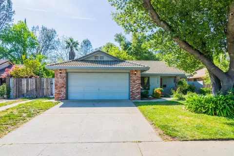 3494 Somerset Ave, Redding, CA 96002