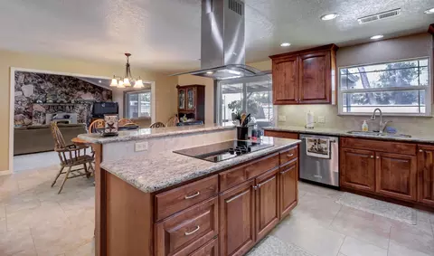 7242 Loftus Rd, Redding, CA 96002 photo 10