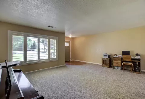 7242 Loftus Rd, Redding, CA 96002 photo 7