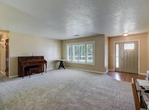 7242 Loftus Rd, Redding, CA 96002 photo 6