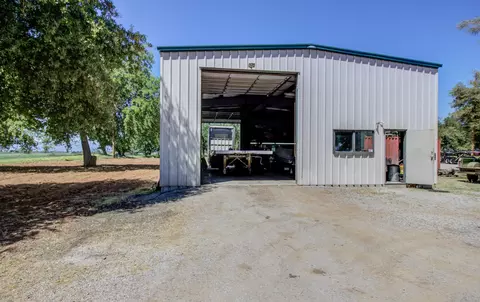 7242 Loftus Rd, Redding, CA 96002 photo 2
