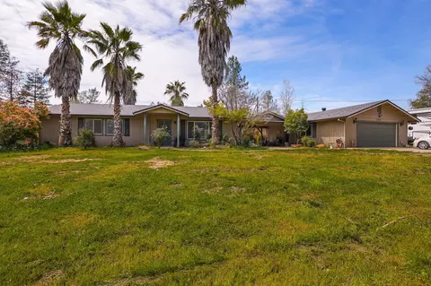 12750 Akrich St, Redding, CA 96003