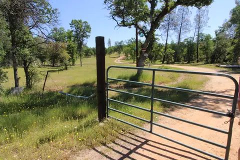 Diggins Way, Redding, CA 96001
