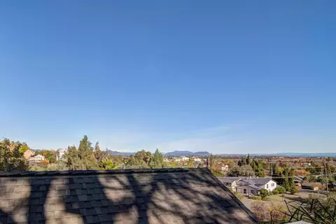 2305 Chestnut St, Redding, CA 96001 photo 32
