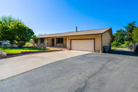 1742 Filaree Dr, Redding, CA 96002 photo 2