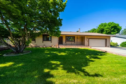 1742 Filaree Dr, Redding, CA 96002