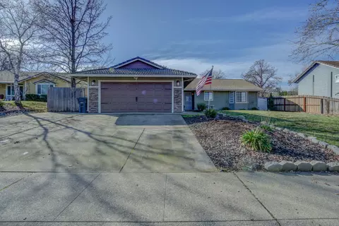 1708 Mary Lake Dr, Redding, CA 96001 photo 1