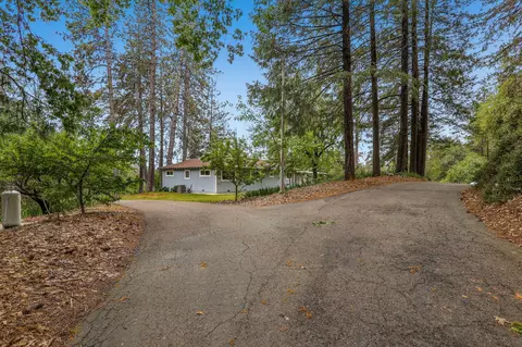 14918 Wonderland Blvd, Redding, CA 96003 photo 4