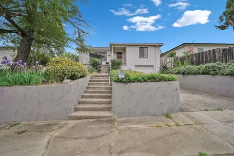 2055 Gold St, Redding, CA 96001 photo 8