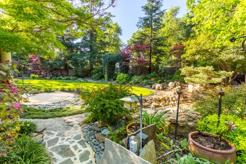 2503 Castlewood Dr, Redding, CA 96002 photo 49