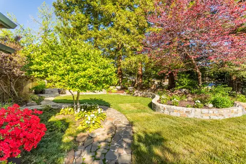 2503 Castlewood Dr, Redding, CA 96002 photo 59