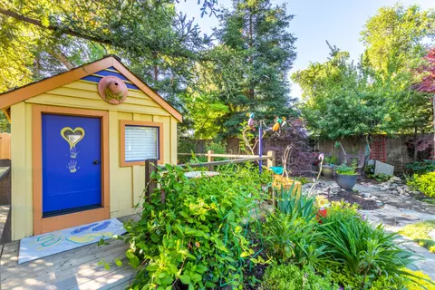 2503 Castlewood Dr, Redding, CA 96002 photo 54