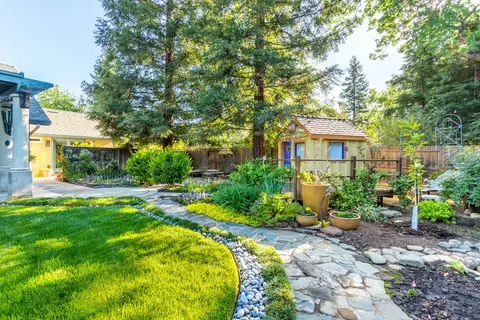 2503 Castlewood Dr, Redding, CA 96002 photo 51