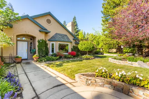 2503 Castlewood Dr, Redding, CA 96002 photo 4