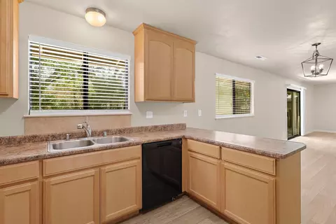 4551 E Bonnyview Rd, Redding, CA 96001 photo 4