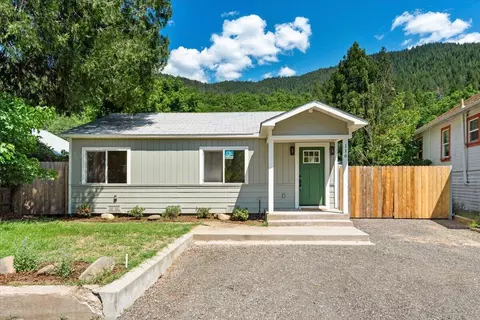 116 S First St, Dunsmuir, CA 96025
