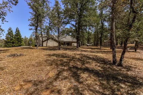 11867 Yosemite Dr, Redding, CA 96003 photo 52