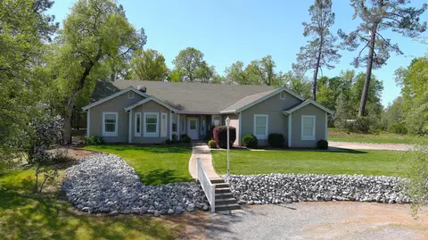 11867 Yosemite Dr, Redding, CA 96003 photo 3