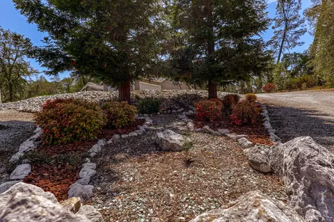 11867 Yosemite Dr, Redding, CA 96003 photo 58