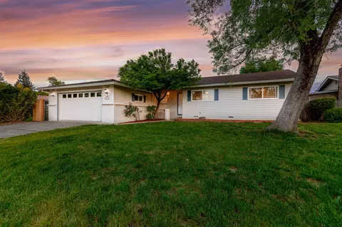 2075 Glenrose Dr, Redding, CA 96001 photo 3