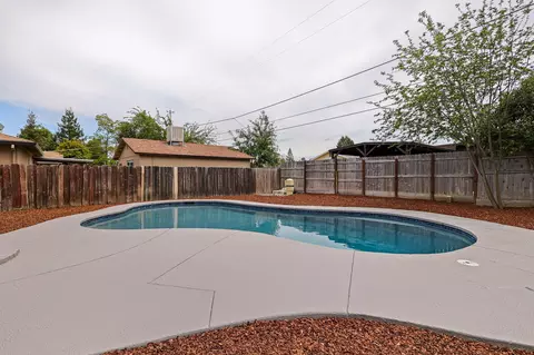 2075 Glenrose Dr, Redding, CA 96001 photo 31