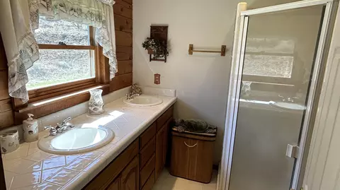 Bath - 661-775 Bunselmeier Rd, Bieber, CA 96009 photo 1 of 2