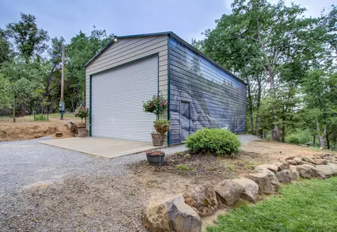 13592 Hanna Way, Redding, CA 96003 photo 2