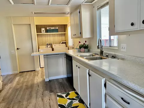 385 Lime, Redding, CA 96003 photo 4