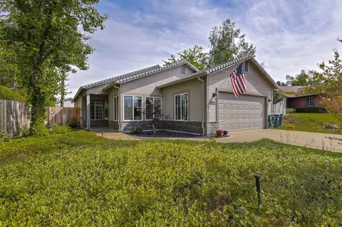 1140 Cobble Creek Ct, Redding, CA 96003
