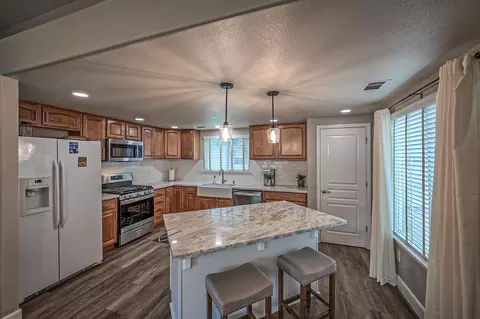 1072 Monterra Ln, Redding, CA 96002 photo 9