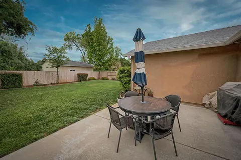 1072 Monterra Ln, Redding, CA 96002 photo 32