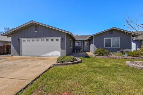 3622 Capricorn Way, Redding, CA 96002 photo 1