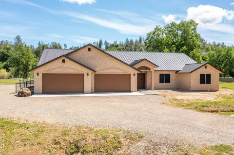 14427 War Admiral Way, Redding, CA 96003