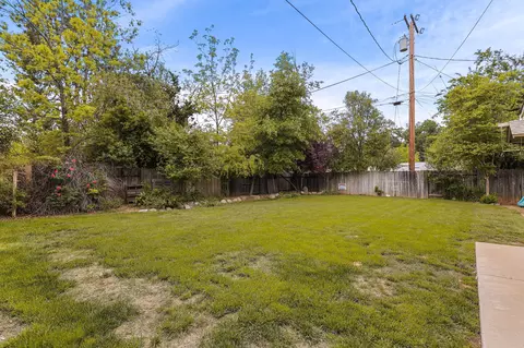 2120 Sycamore Dr, Redding, CA 96001 photo 34
