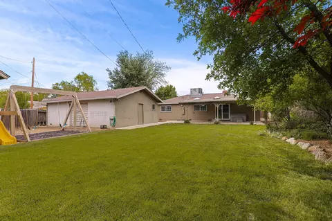 2120 Sycamore Dr, Redding, CA 96001 photo 35
