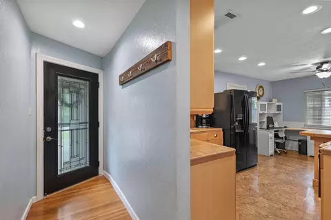 2120 Sycamore Dr, Redding, CA 96001 photo 5