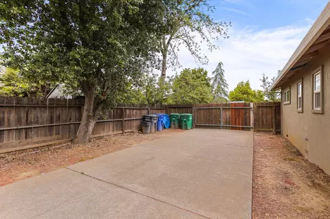 2120 Sycamore Dr, Redding, CA 96001 photo 23
