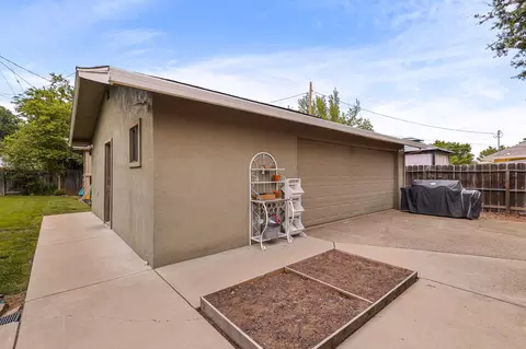 2120 Sycamore Dr, Redding, CA 96001 photo 33
